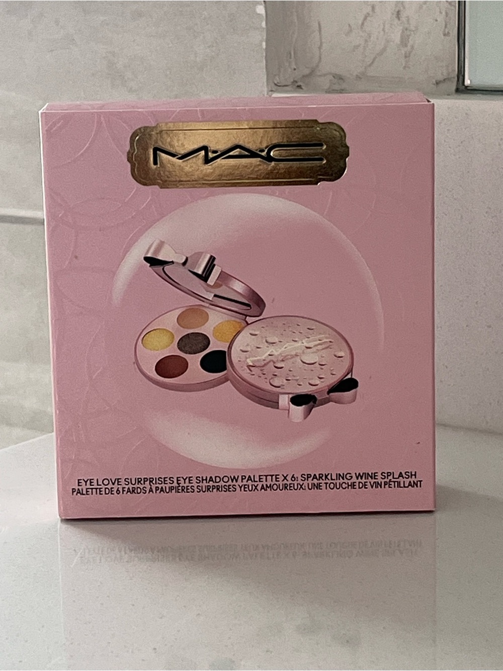 M•A•C Cosmetics Eye Love Surprise Eyeshadow PalLette 6 Colors